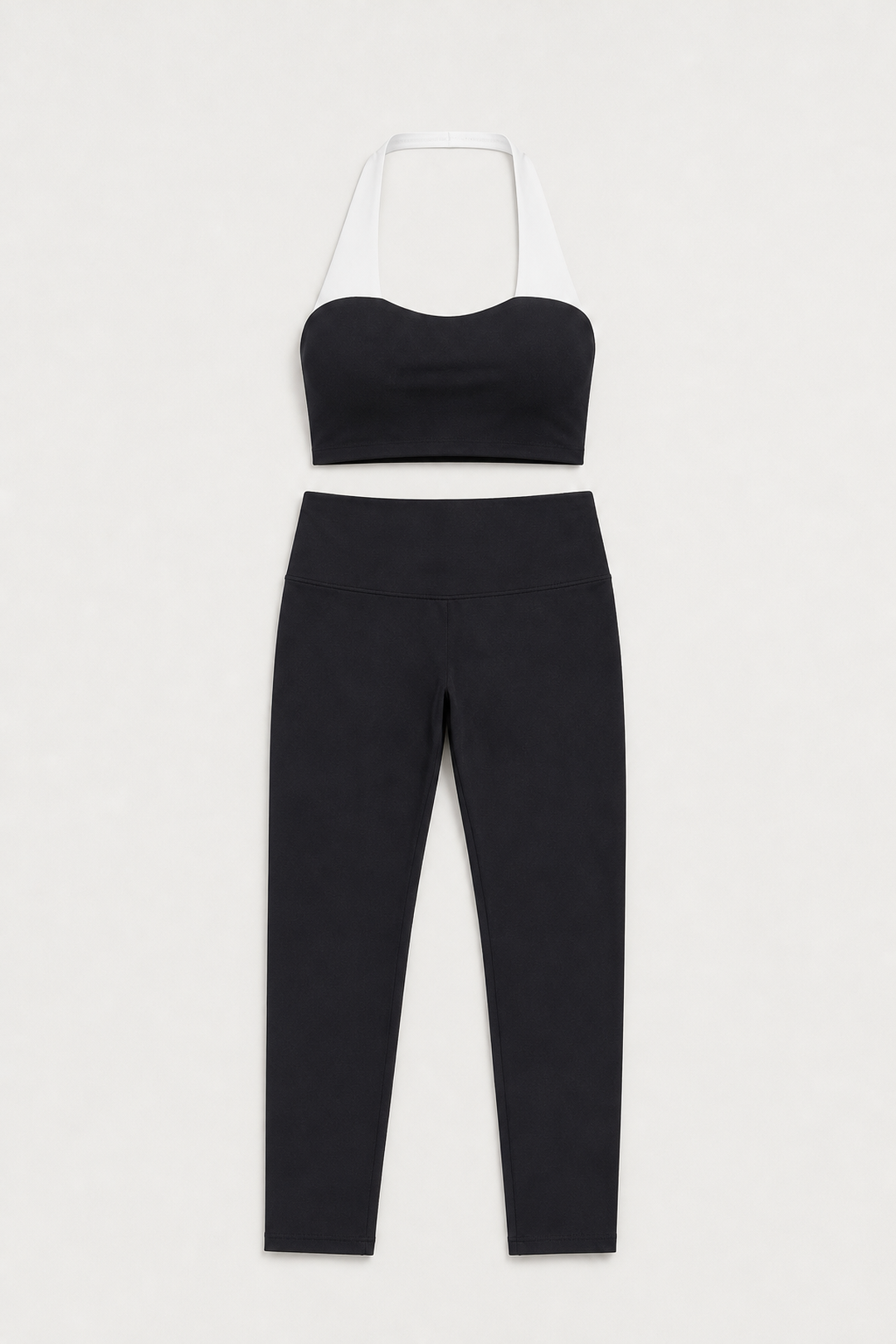 Annalise | Niskaan solmittava bandeau, kiertotoppi ja shortsit