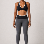 Annalise | Niskaan solmittava bandeau, kiertotoppi ja shortsit