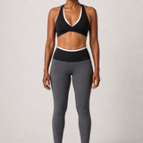 Annalise | Niskaan solmittava bandeau, kiertotoppi ja shortsit