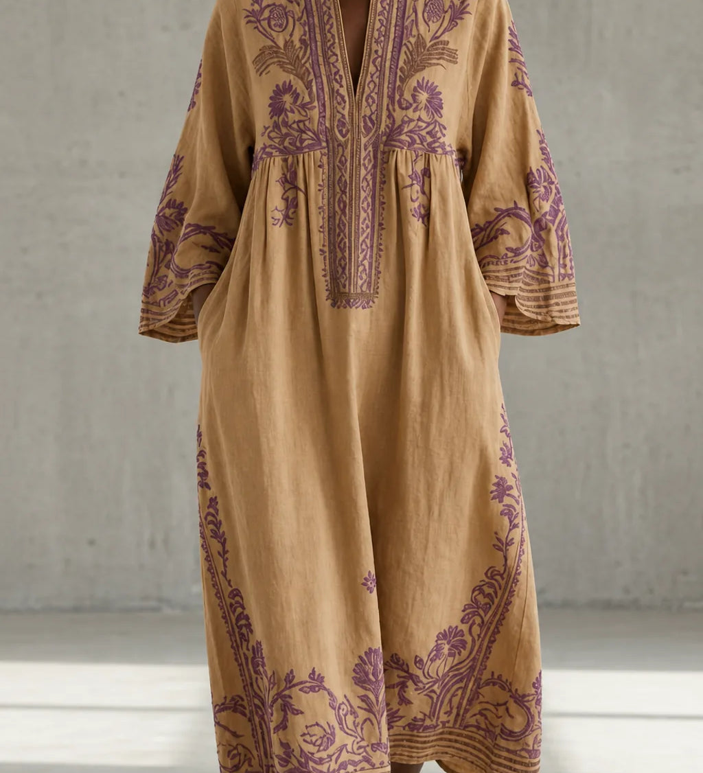Ondine | Vintage-henkinen kirjailtu kaftaanimekko