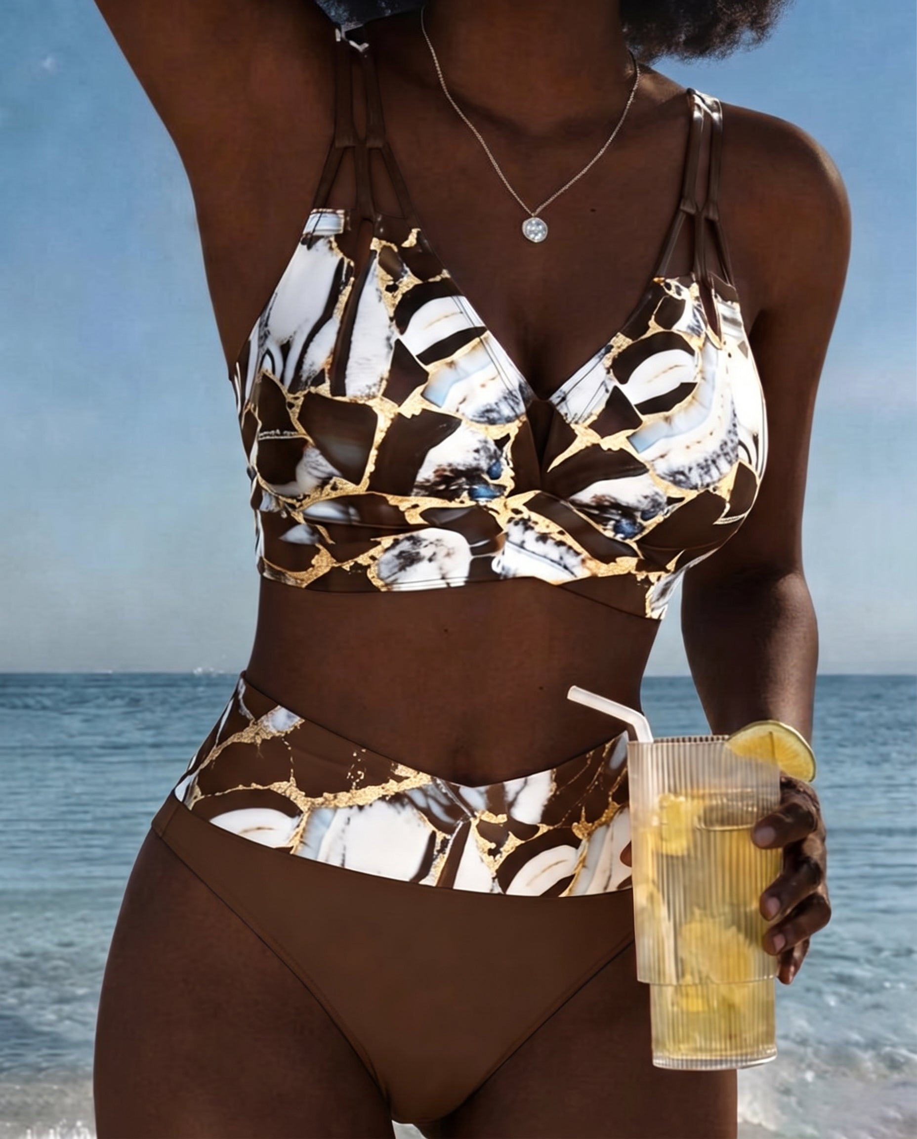 Kiara | Bikini luovilla olkaimilla