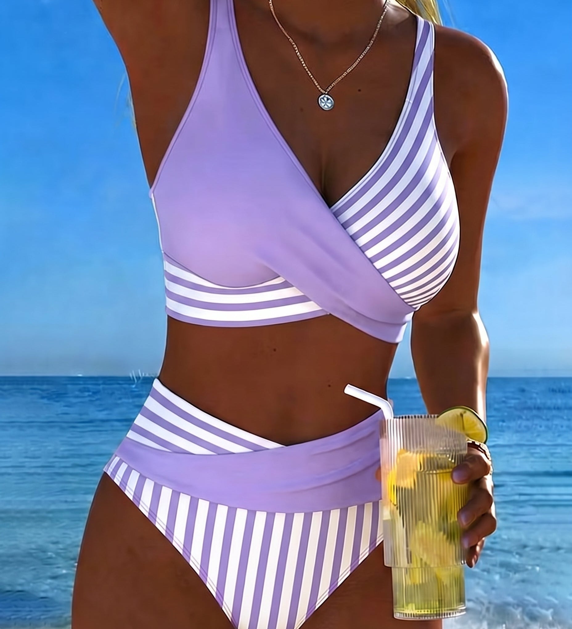 Jada | Raidallinen ristikkäinen bikini