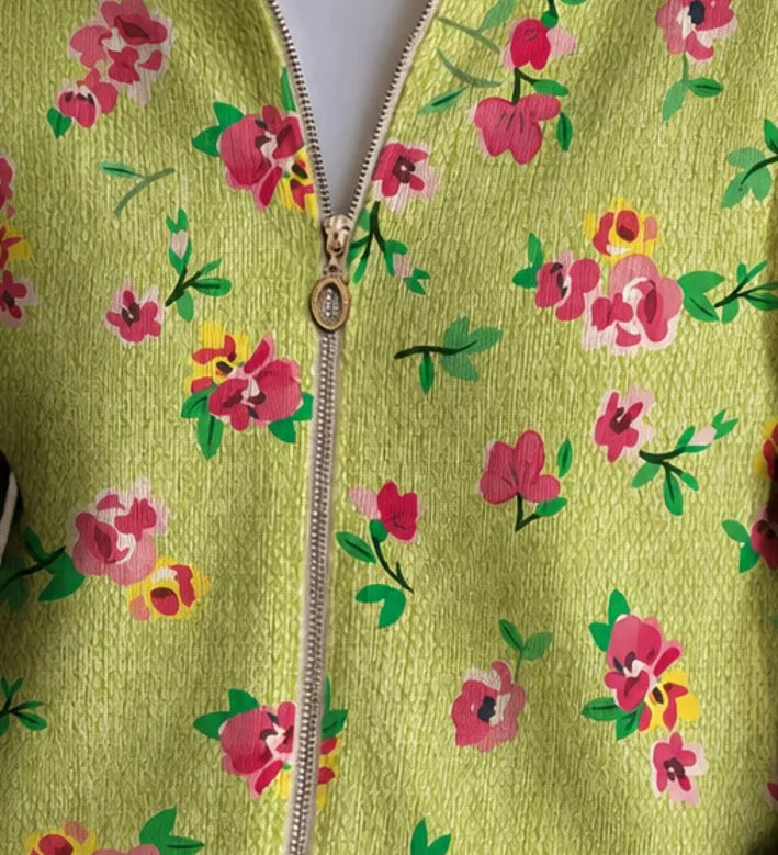Constance | Kukkakuvioinen vetoketjuneuletakki, lime ja pinkki