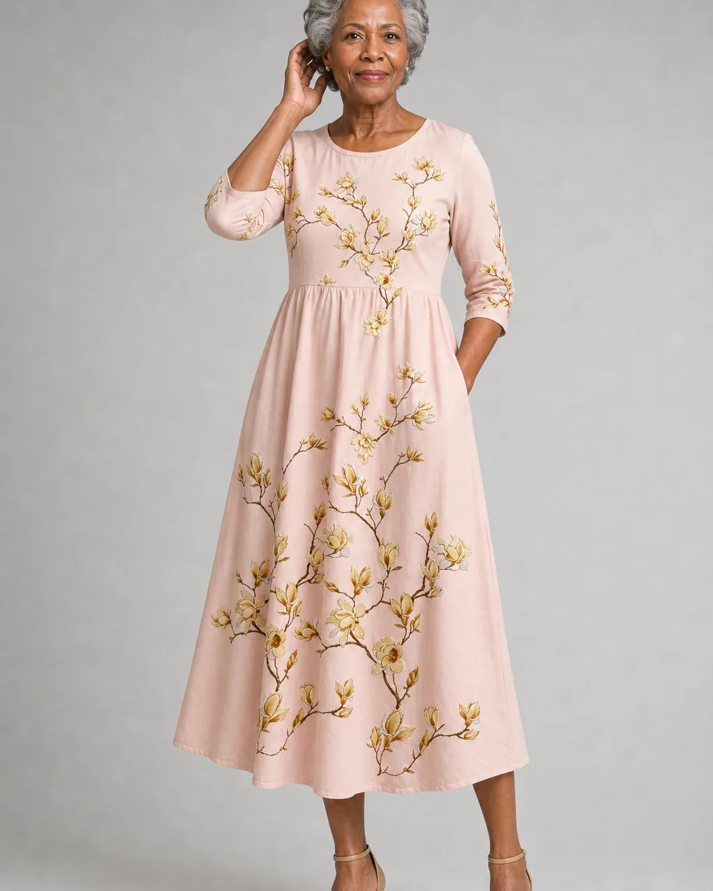 Amani | Kultainen magnoliamidimekko taskuilla