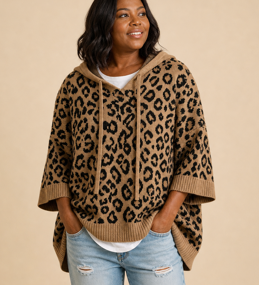 Emilia | Eläinkuvioinen neulottu hupullinen poncho