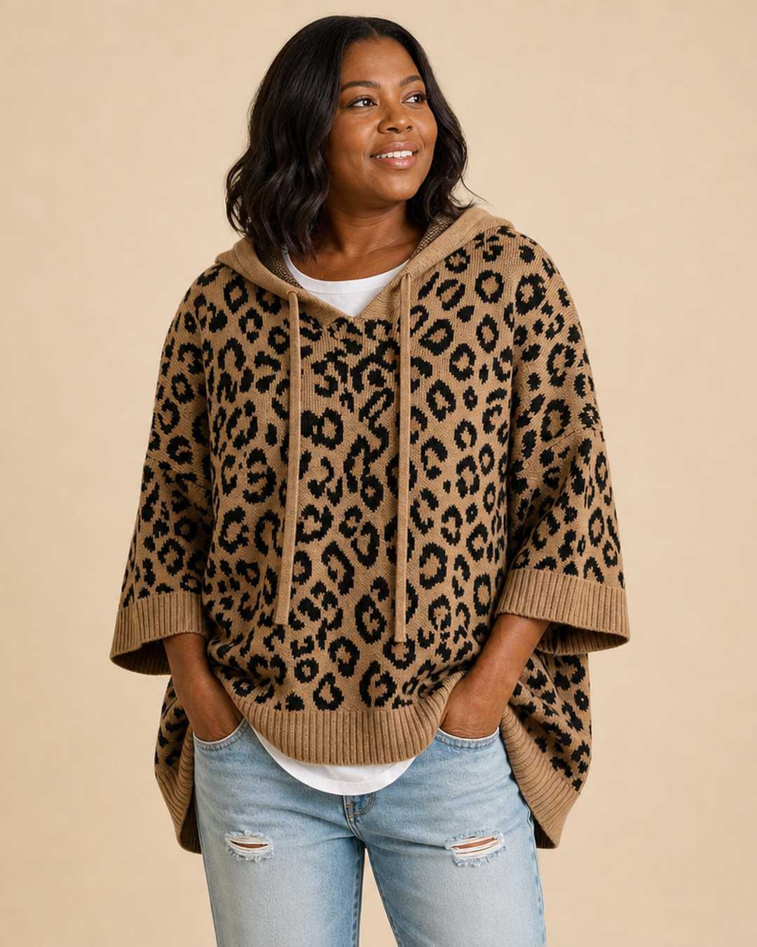 Emilia | Eläinkuvioinen neulottu hupullinen poncho