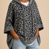 Emilia | Eläinkuvioinen neulottu hupullinen poncho