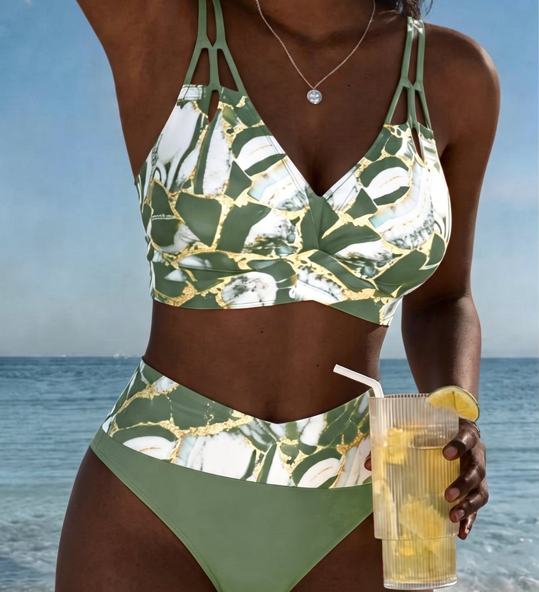 Kiara | Bikini luovilla olkaimilla