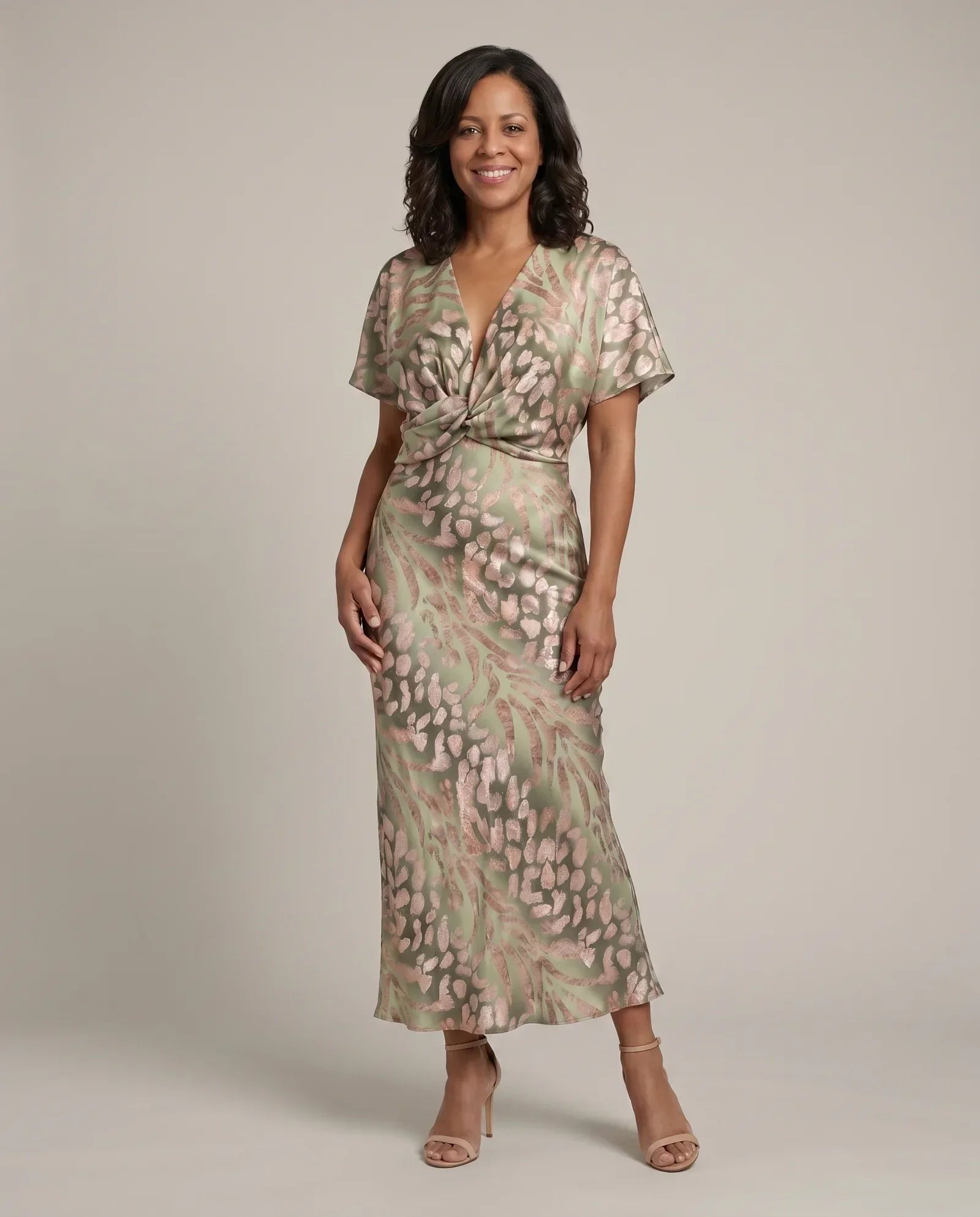 Emily | Abstraktikuosinen V-pääntien midimekko kierrevyötäröllä