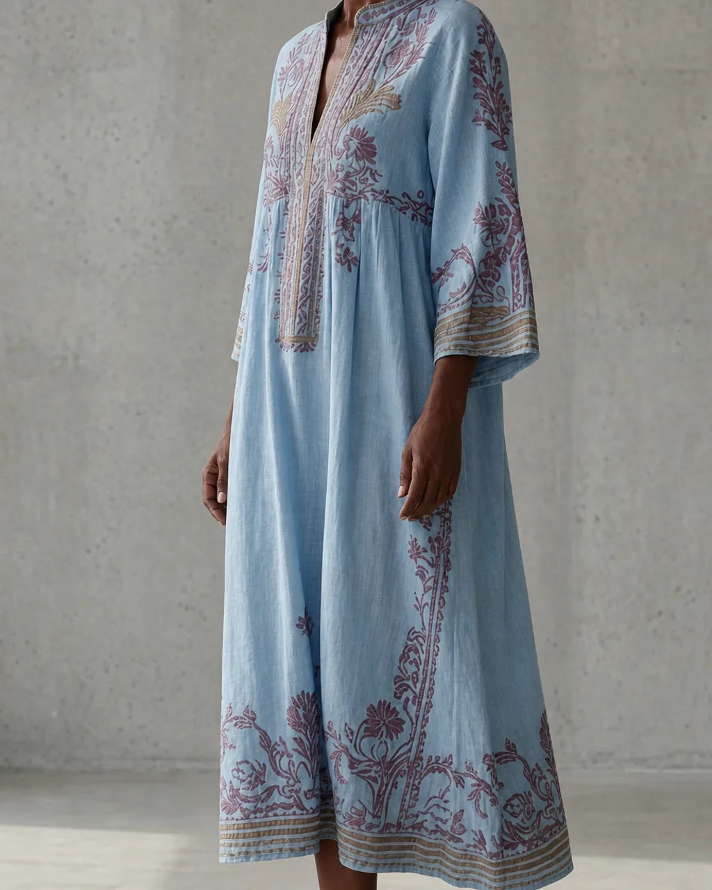 Ondine | Vintage-henkinen kirjailtu kaftaanimekko