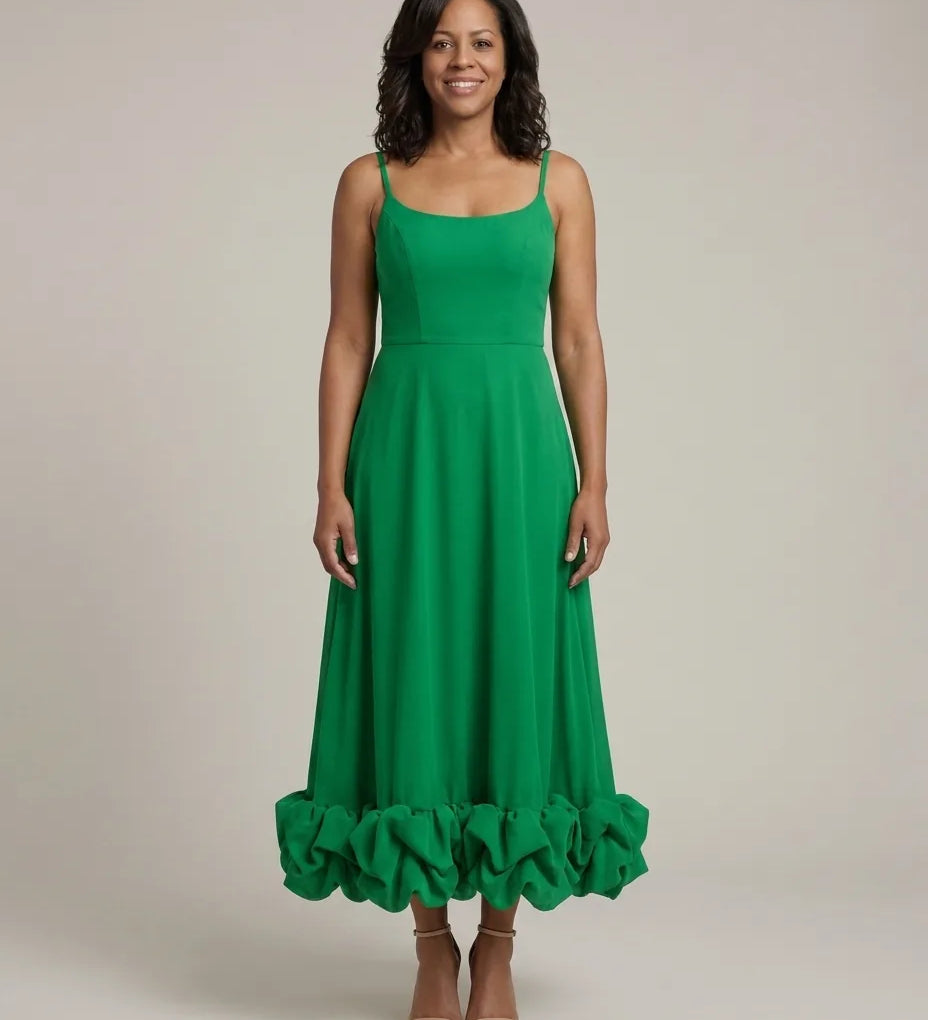 Eva | Elegantti laskeutuva mekko