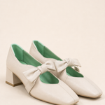 Sadie | Neliökärkinen Mary Jane -ballerina rusetilla
