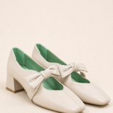 Sadie | Neliökärkinen Mary Jane -ballerina rusetilla