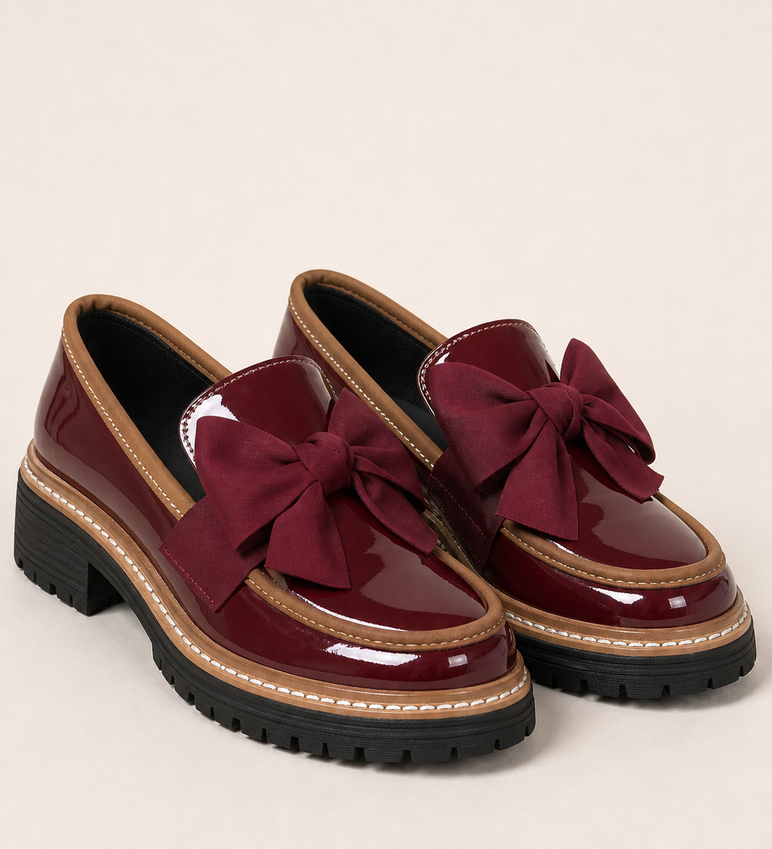 Willa | Leveälestinen platform-loafer rusetilla