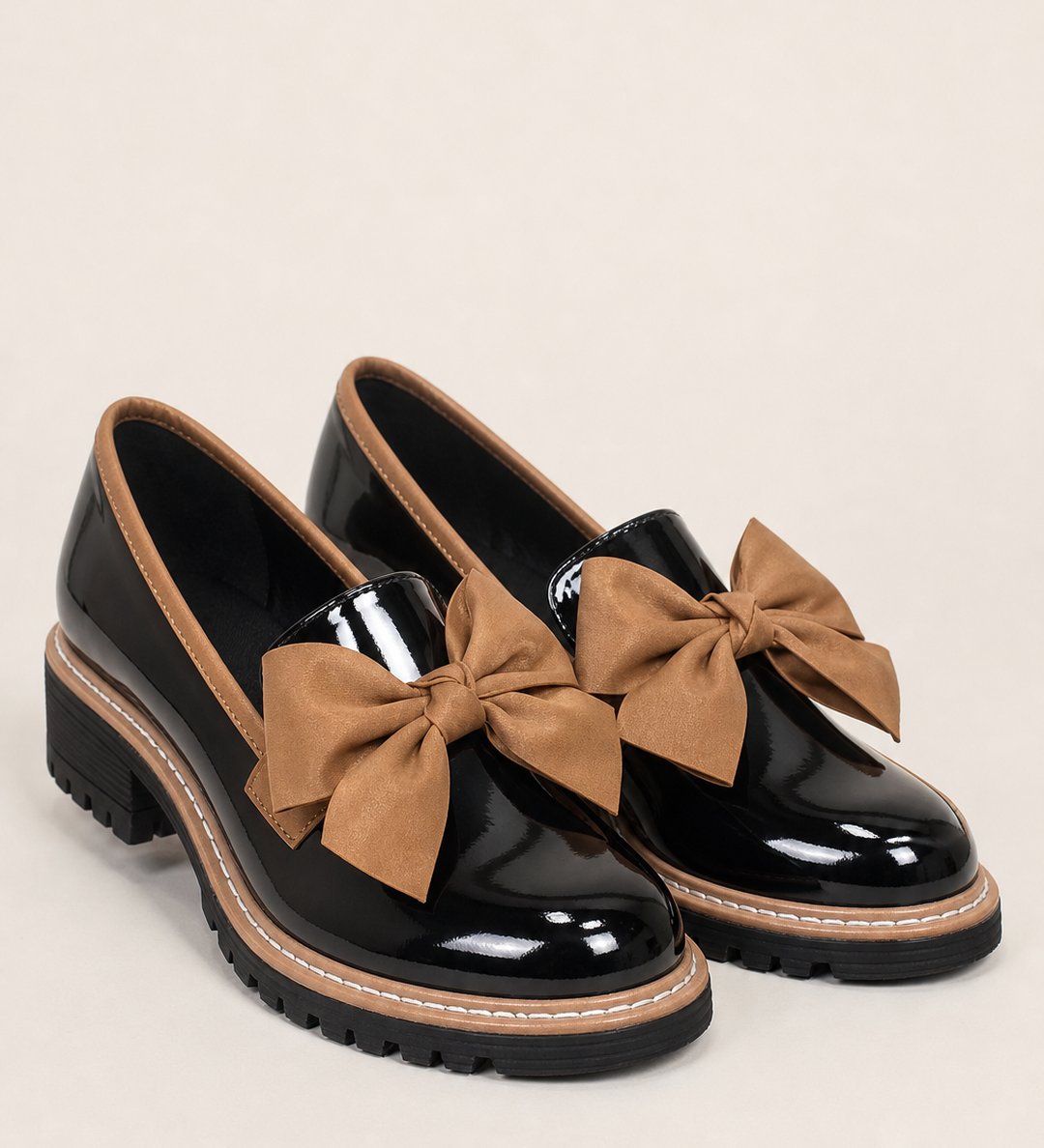 Willa | Leveälestinen platform-loafer rusetilla