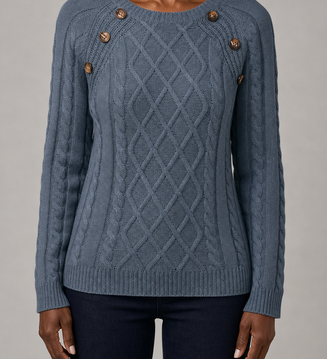 Betsy | Palmikkoneule nappikoristein