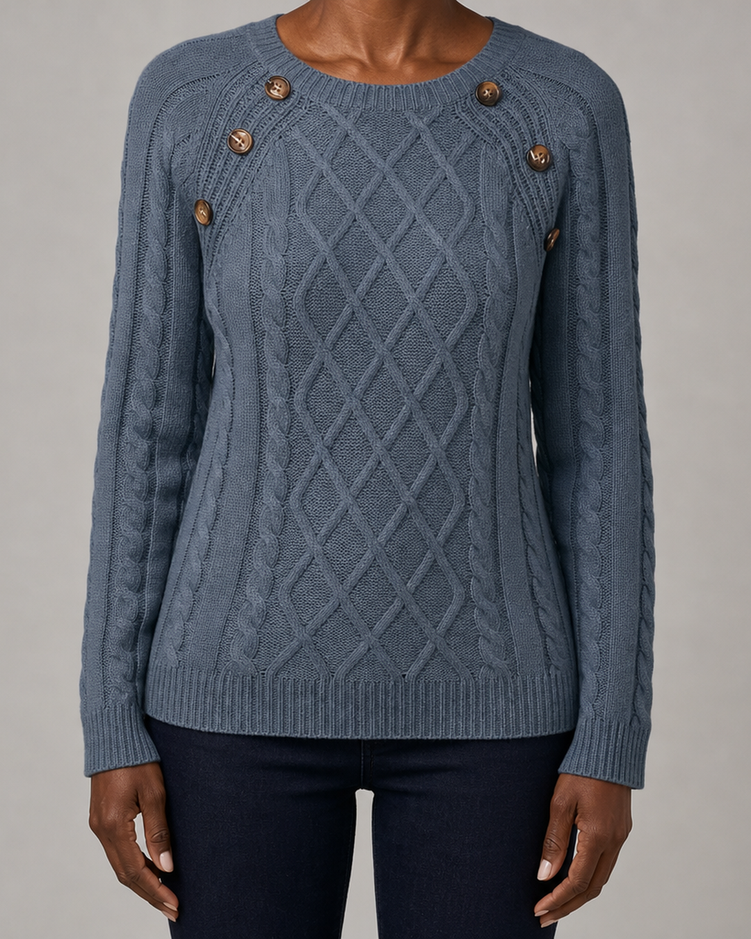 Betsy | Palmikkoneule nappikoristein