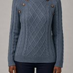 Betsy | Palmikkoneule nappikoristein