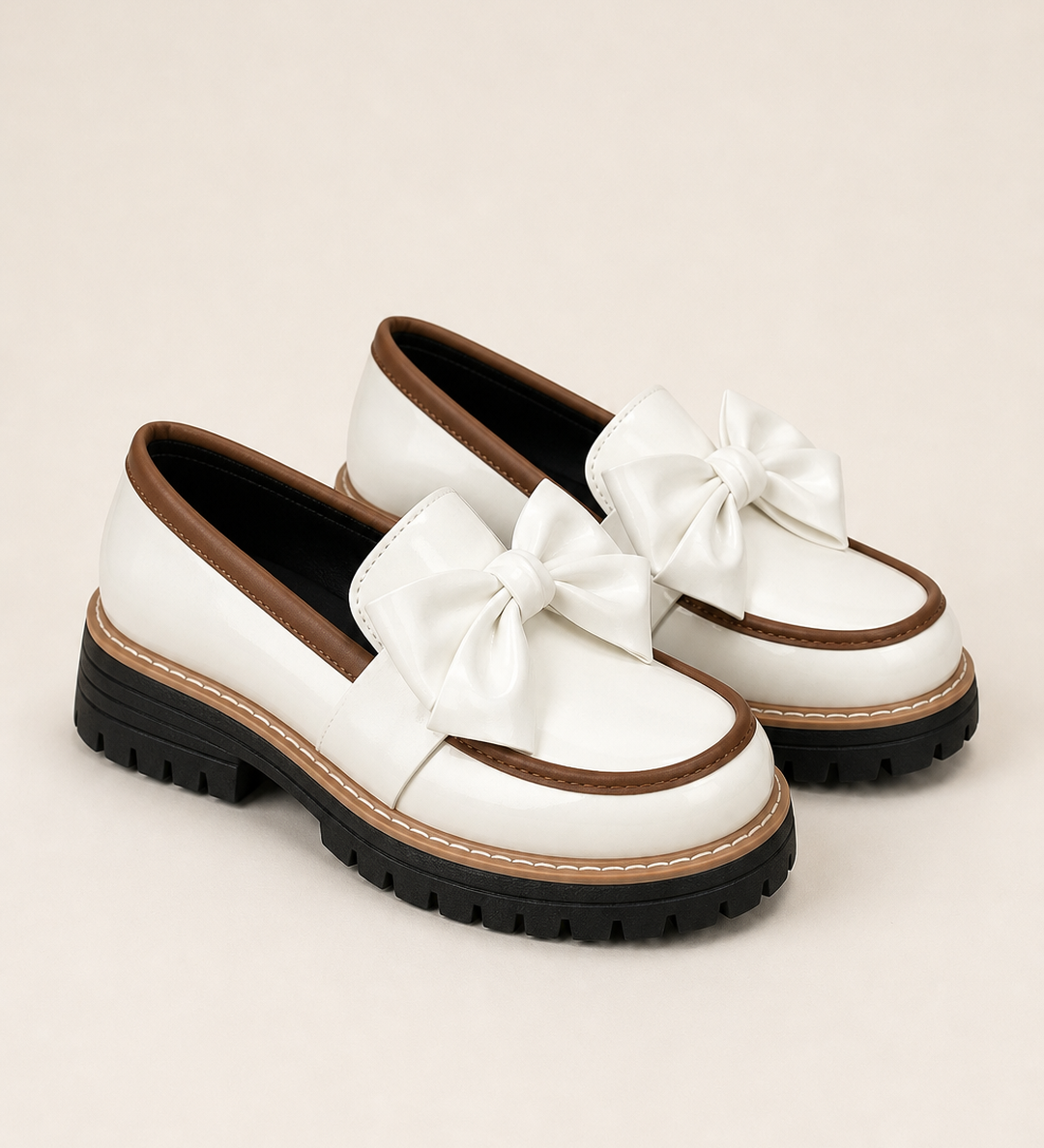 Willa | Leveälestinen platform-loafer rusetilla