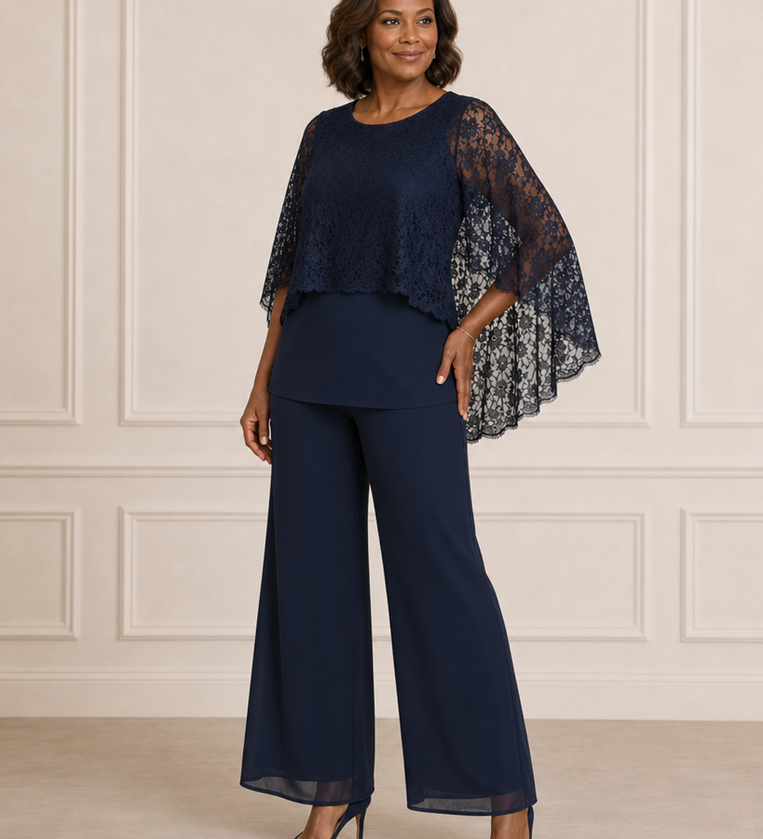 Lace | Morsiamen äidin housupuku pitsiviitalla