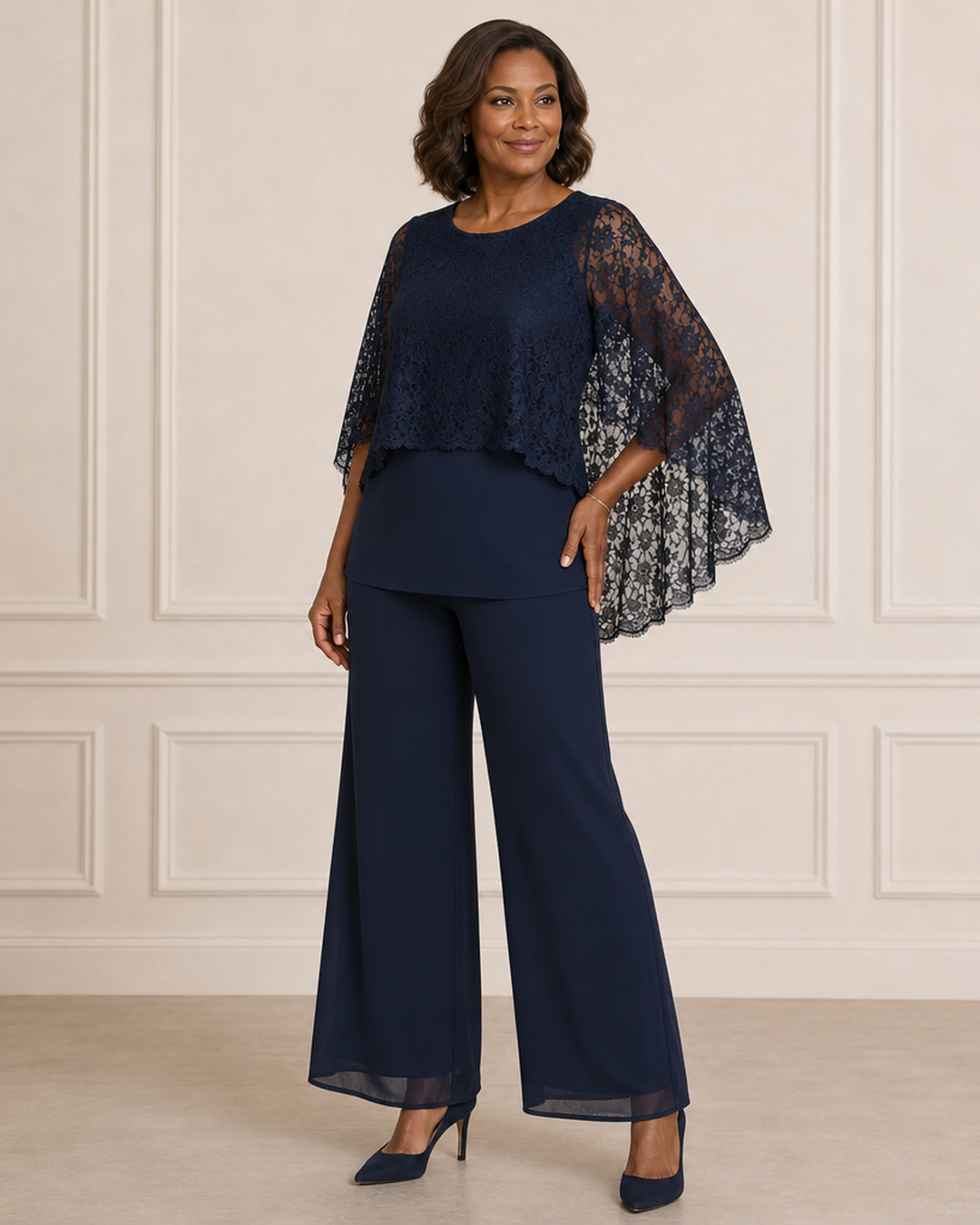 Lace | Morsiamen äidin housupuku pitsiviitalla