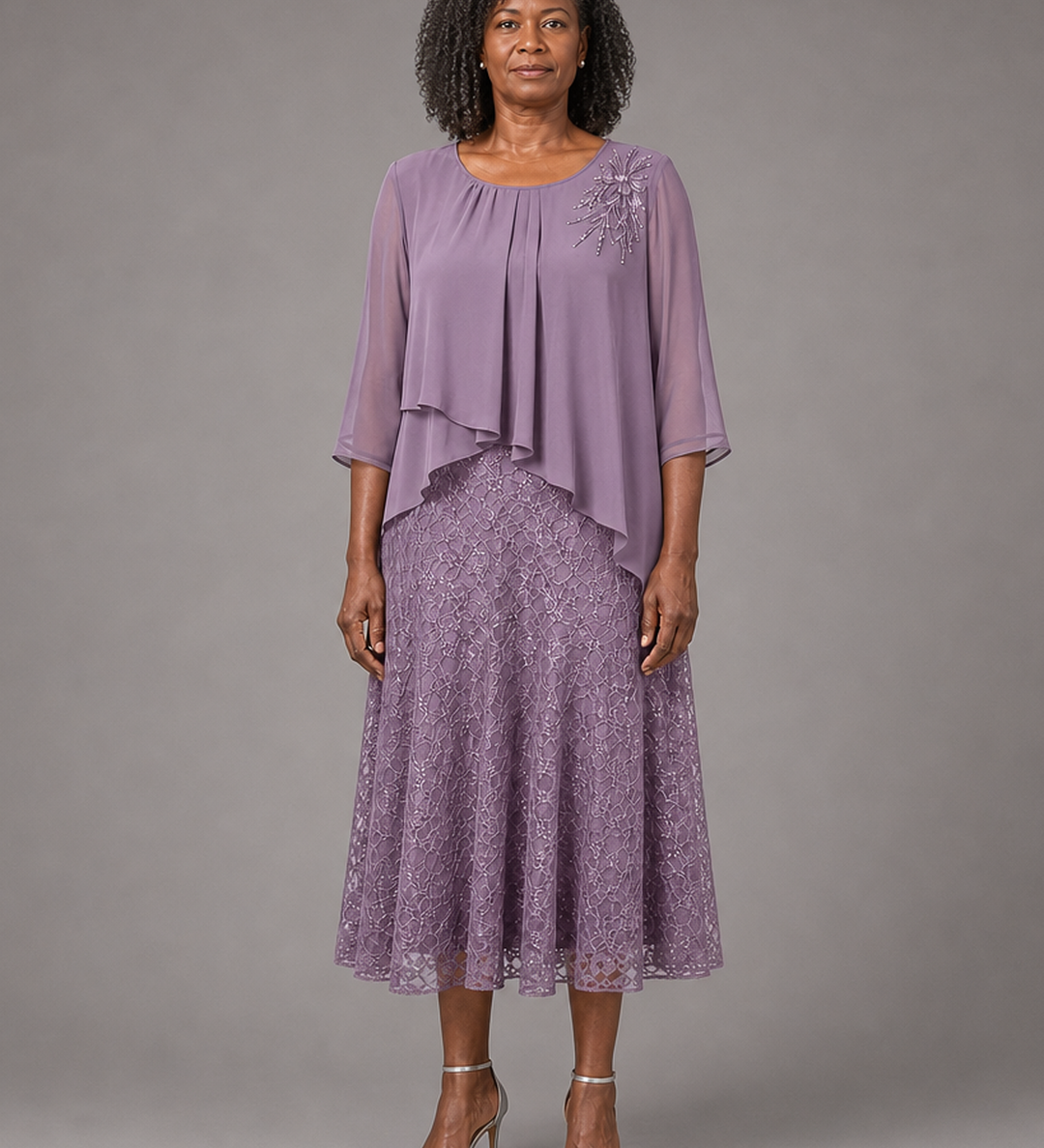 Lace | Morsiamen äidin sifonkimekko pitsikerroksella