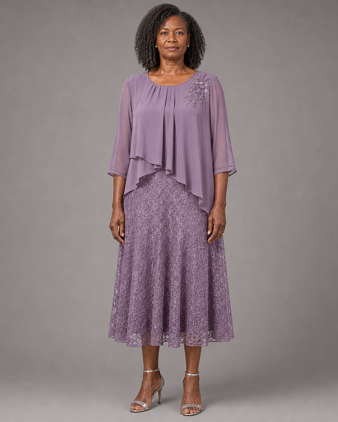 Lace | Morsiamen äidin sifonkimekko pitsikerroksella
