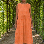 Ebony | Elegantti hihaton mekko