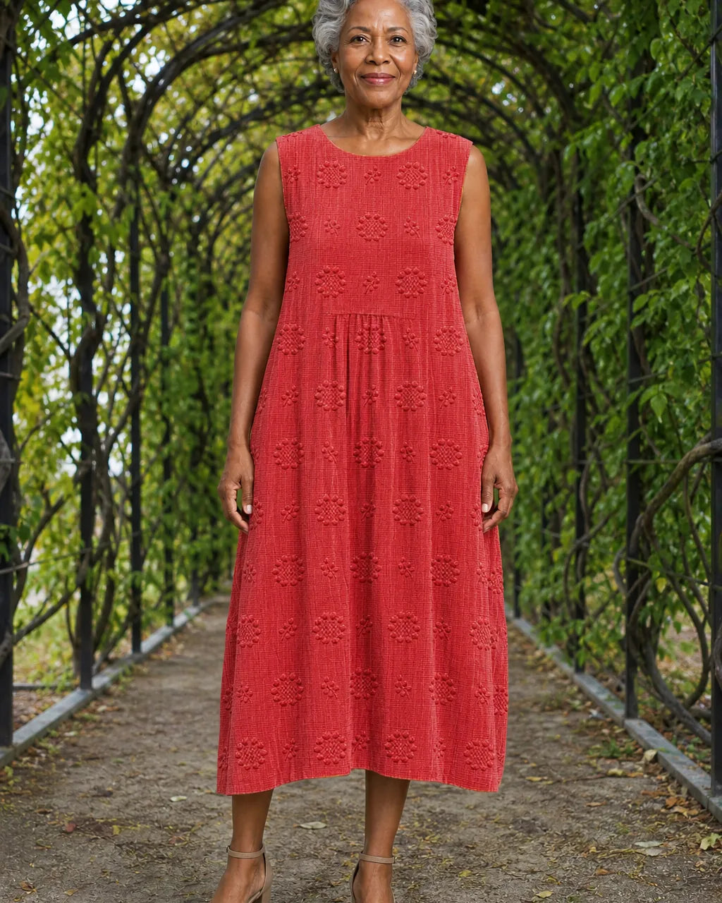 Ebony | Elegantti hihaton mekko