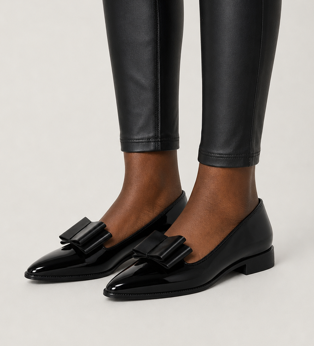 Sabrina | Lakkaloaferit kontrastirusetilla