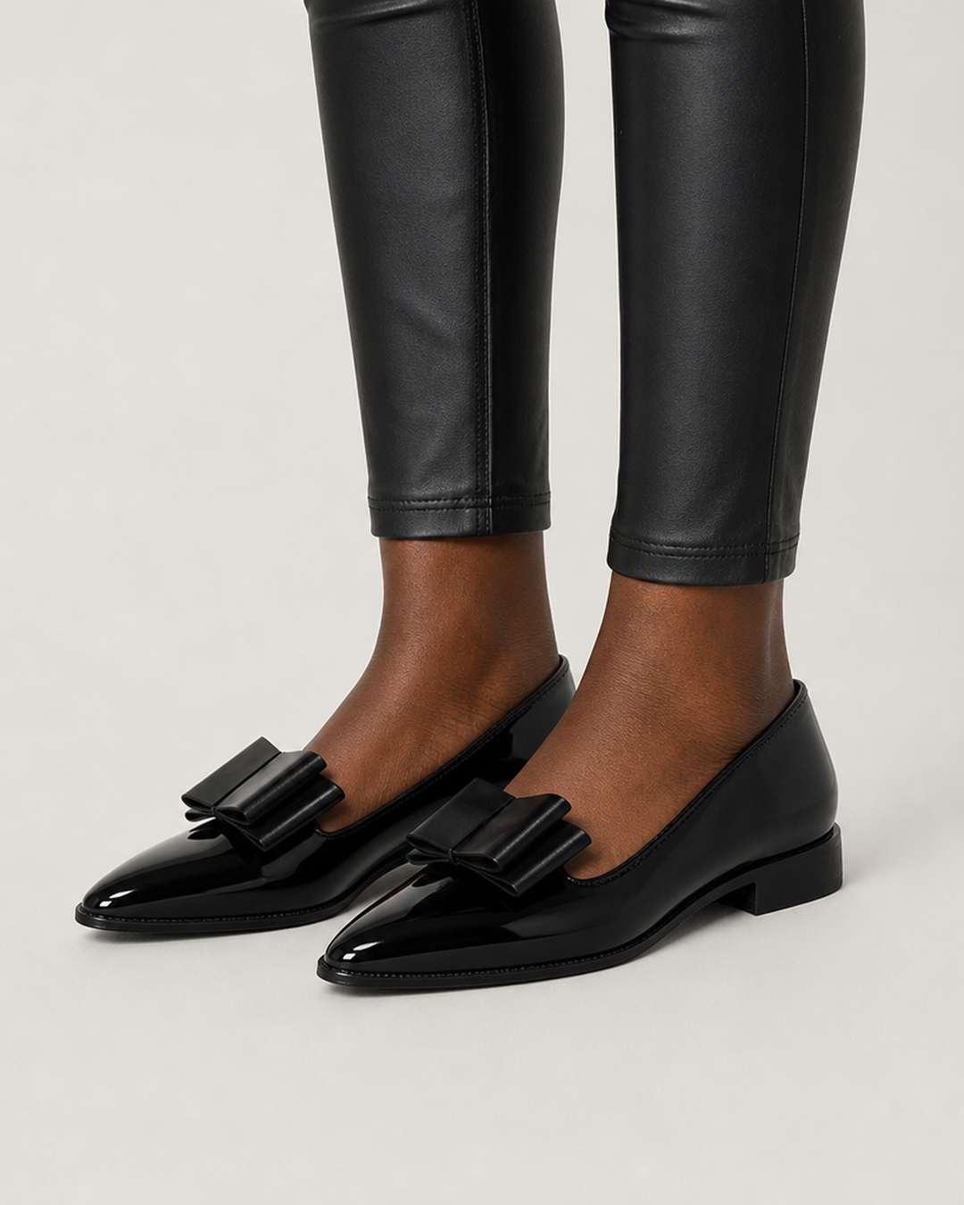 Sabrina | Lakkaloaferit kontrastirusetilla