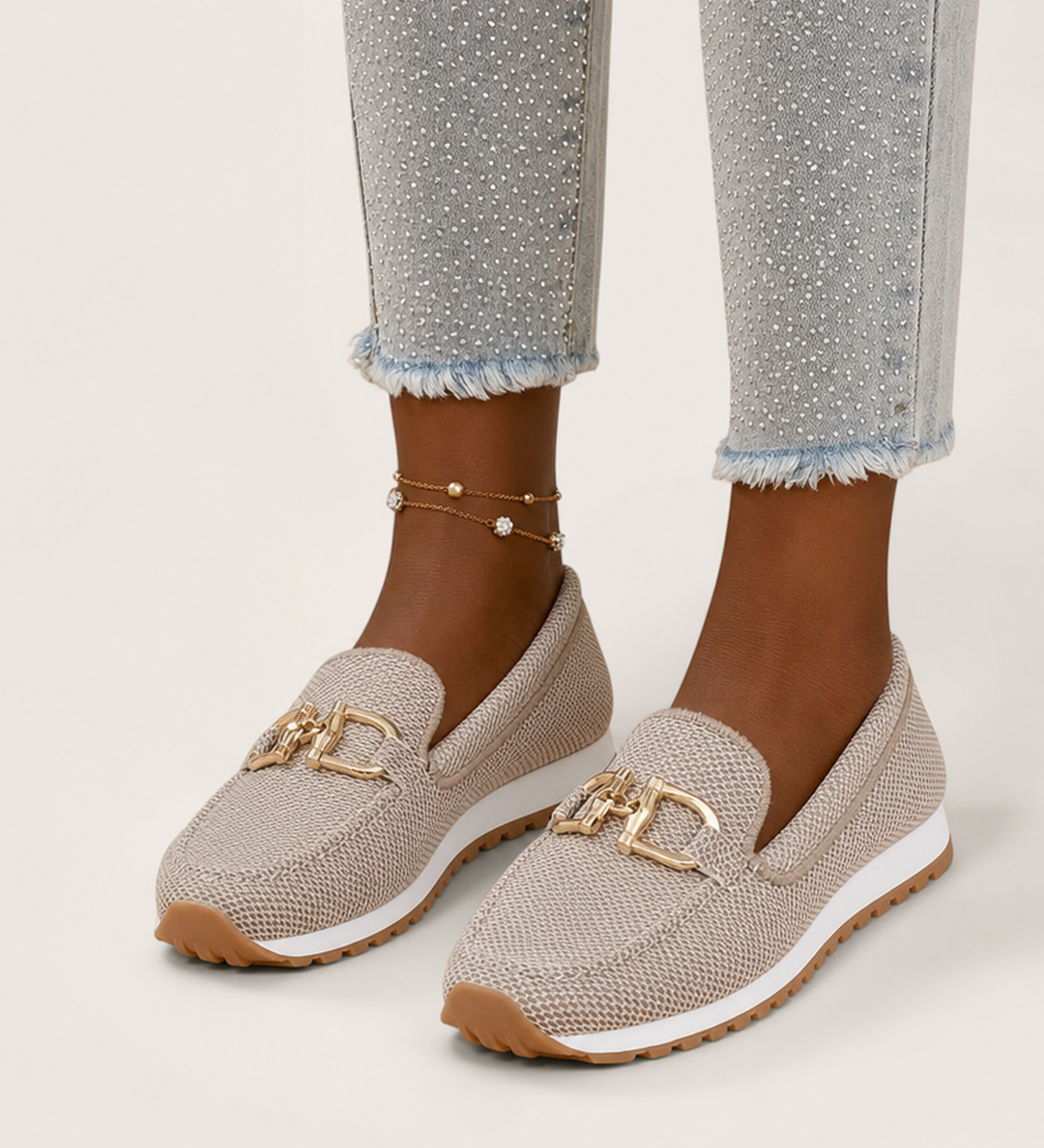 Sophie | Mukavat loaferit kultayksityiskohdalla