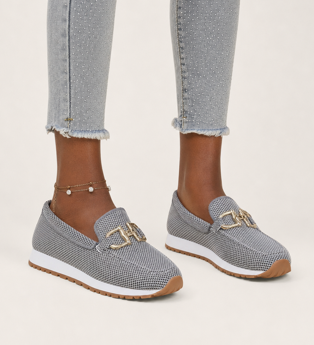 Sophie | Mukavat loaferit kultayksityiskohdalla