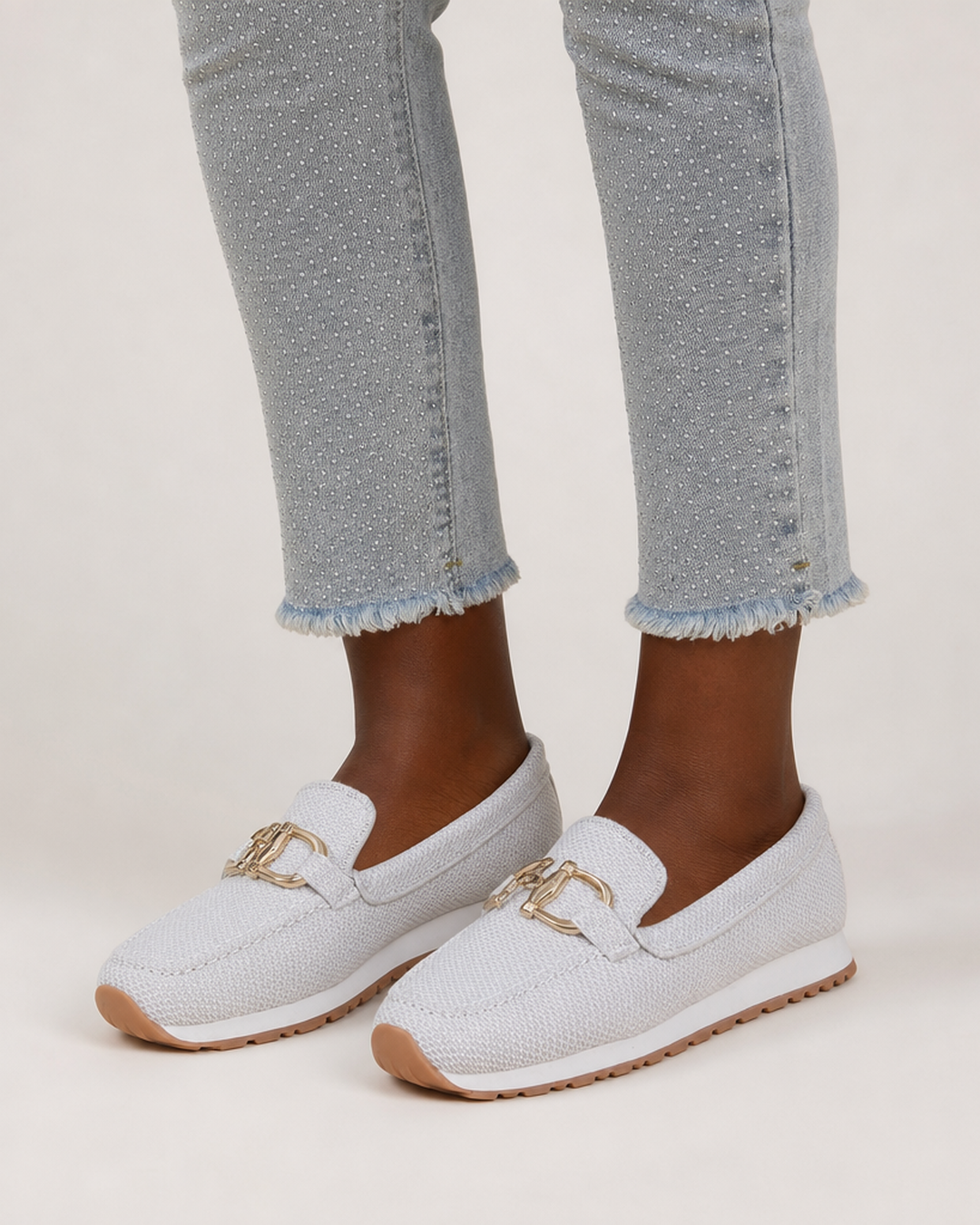 Sophie | Mukavat loaferit kultayksityiskohdalla
