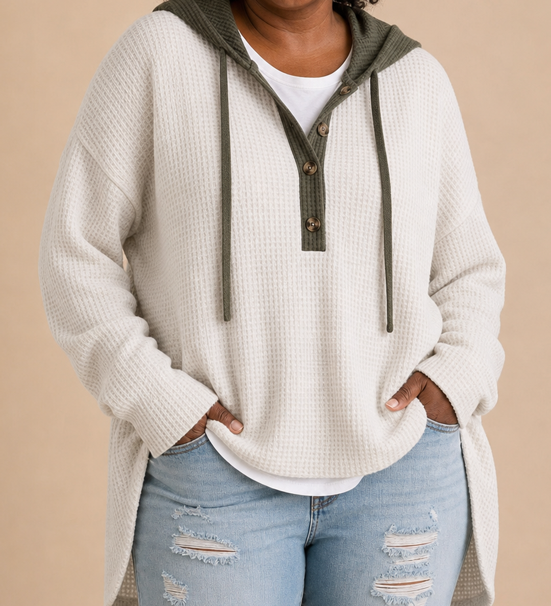Irma | Neulottu hupullinen poncho napeilla