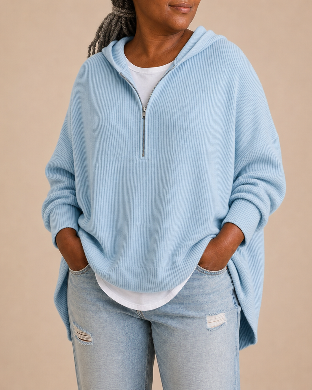Goldie | Neulottu hupullinen poncho vetoketjulla