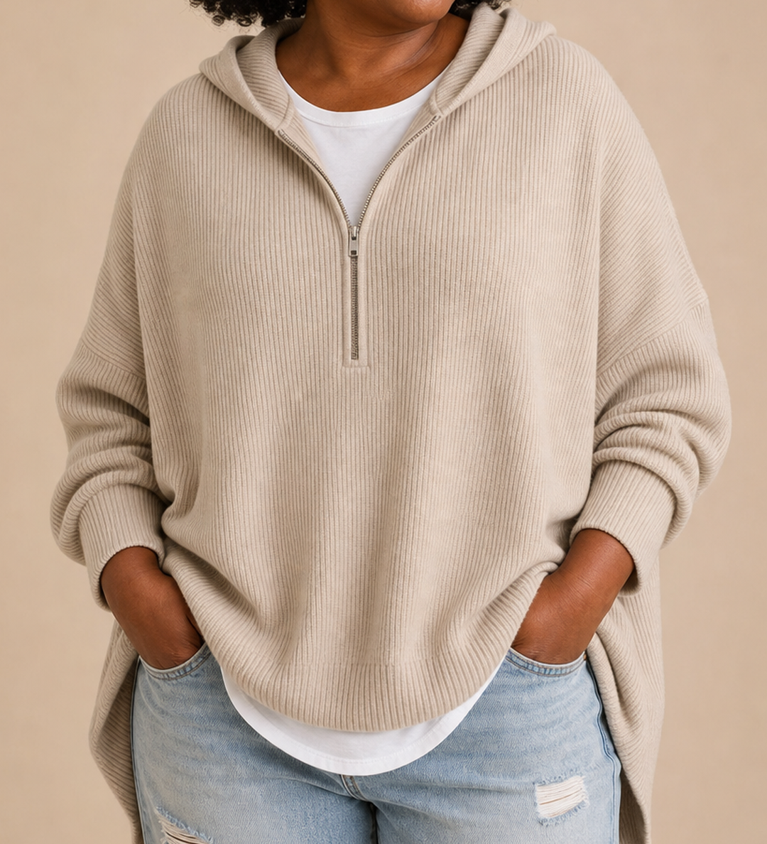 Goldie | Neulottu hupullinen poncho vetoketjulla