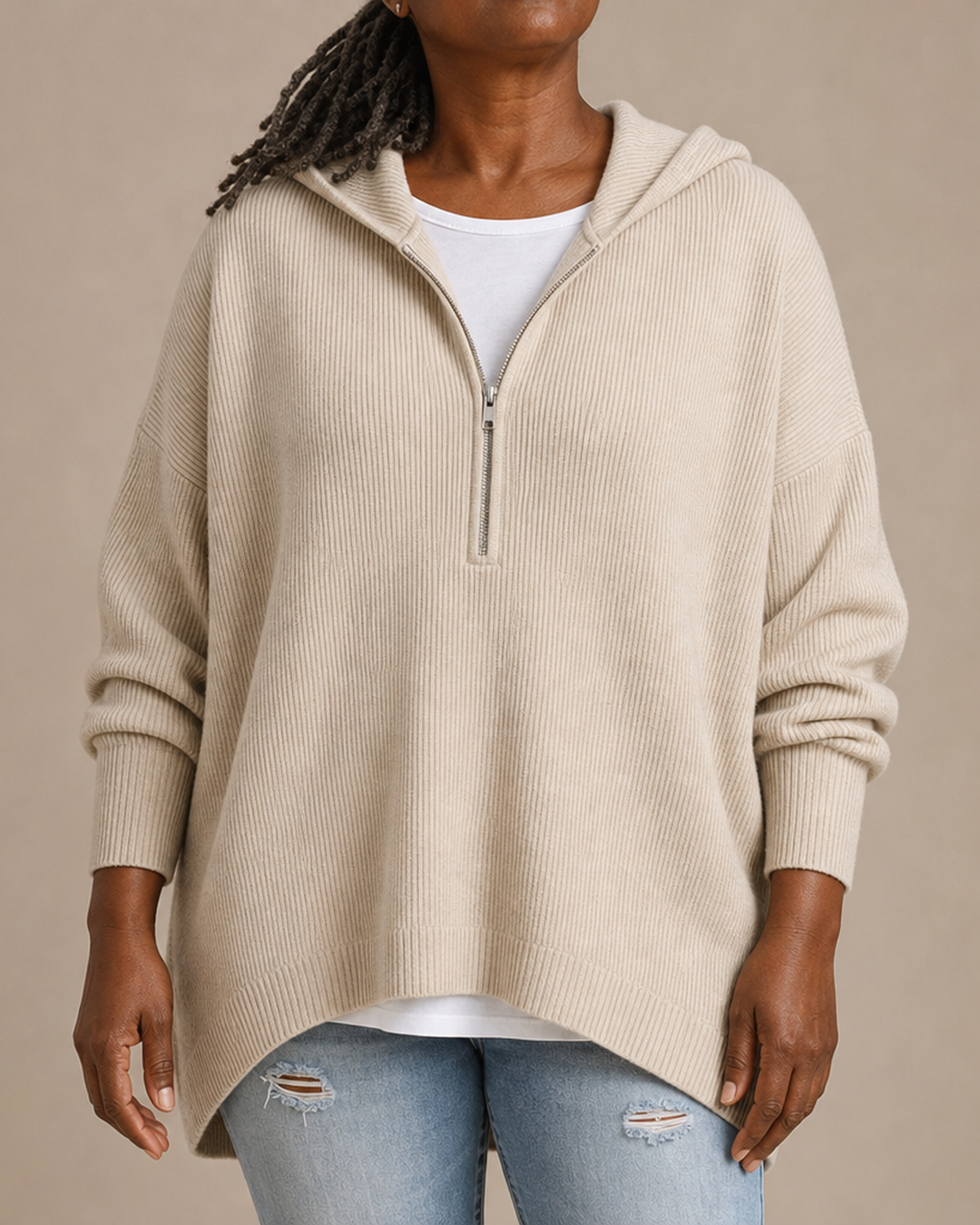 Goldie | Neulottu hupullinen poncho vetoketjulla